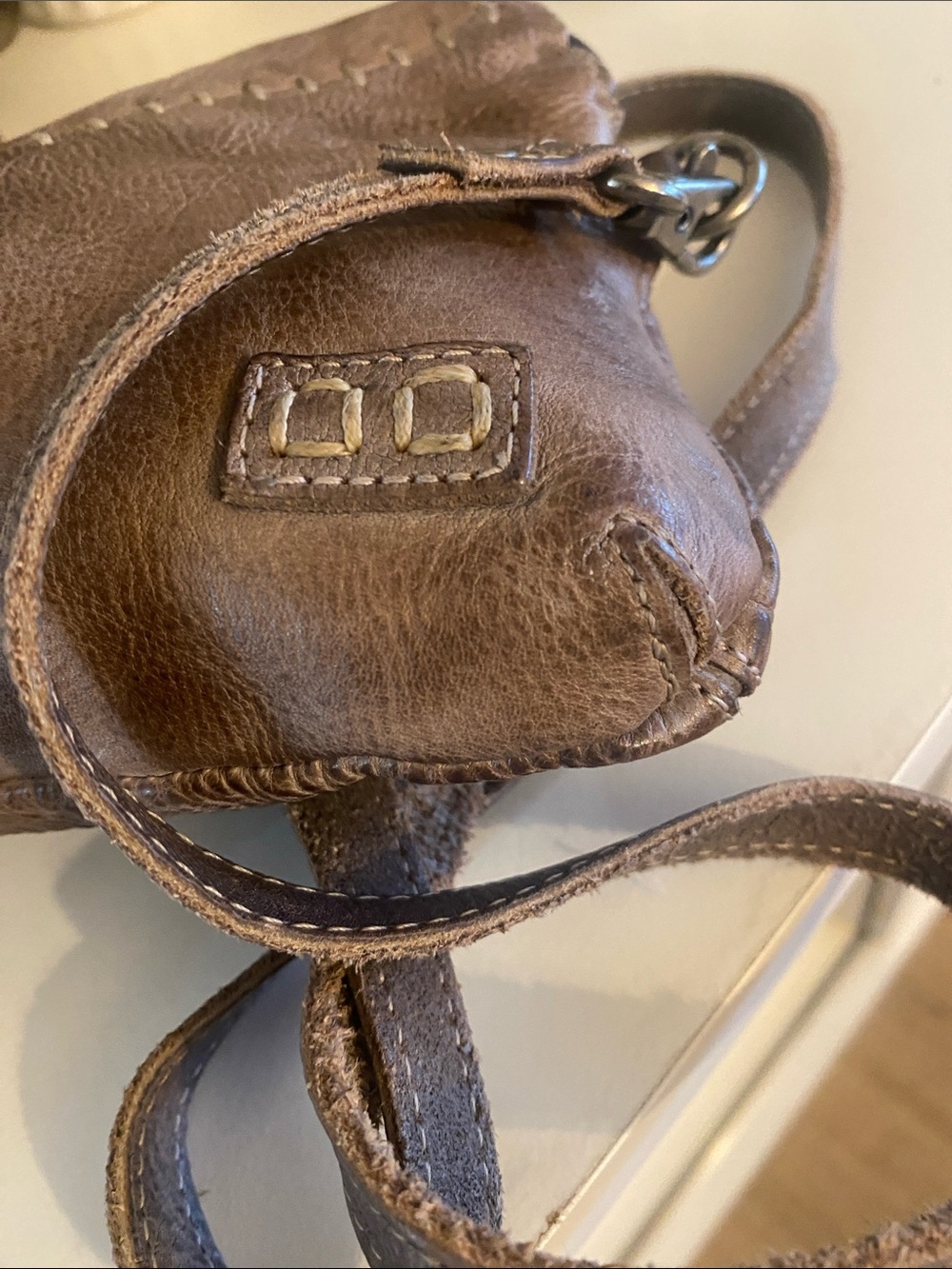 Bed stu Magdalene Taupy brown distressed leather wristlet/crossbody bag - Picture 7 of 12